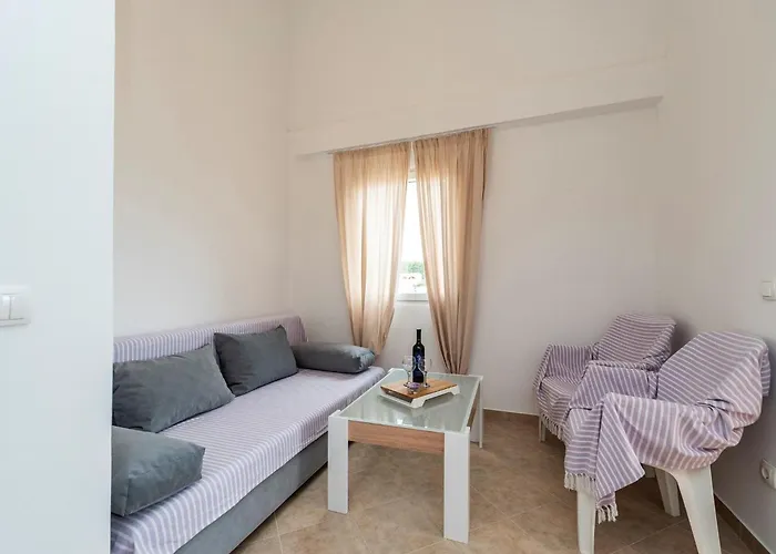 Simic 2 By Interhome Вир