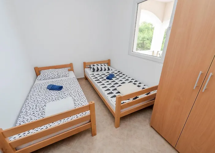 Simic 2 By Interhome